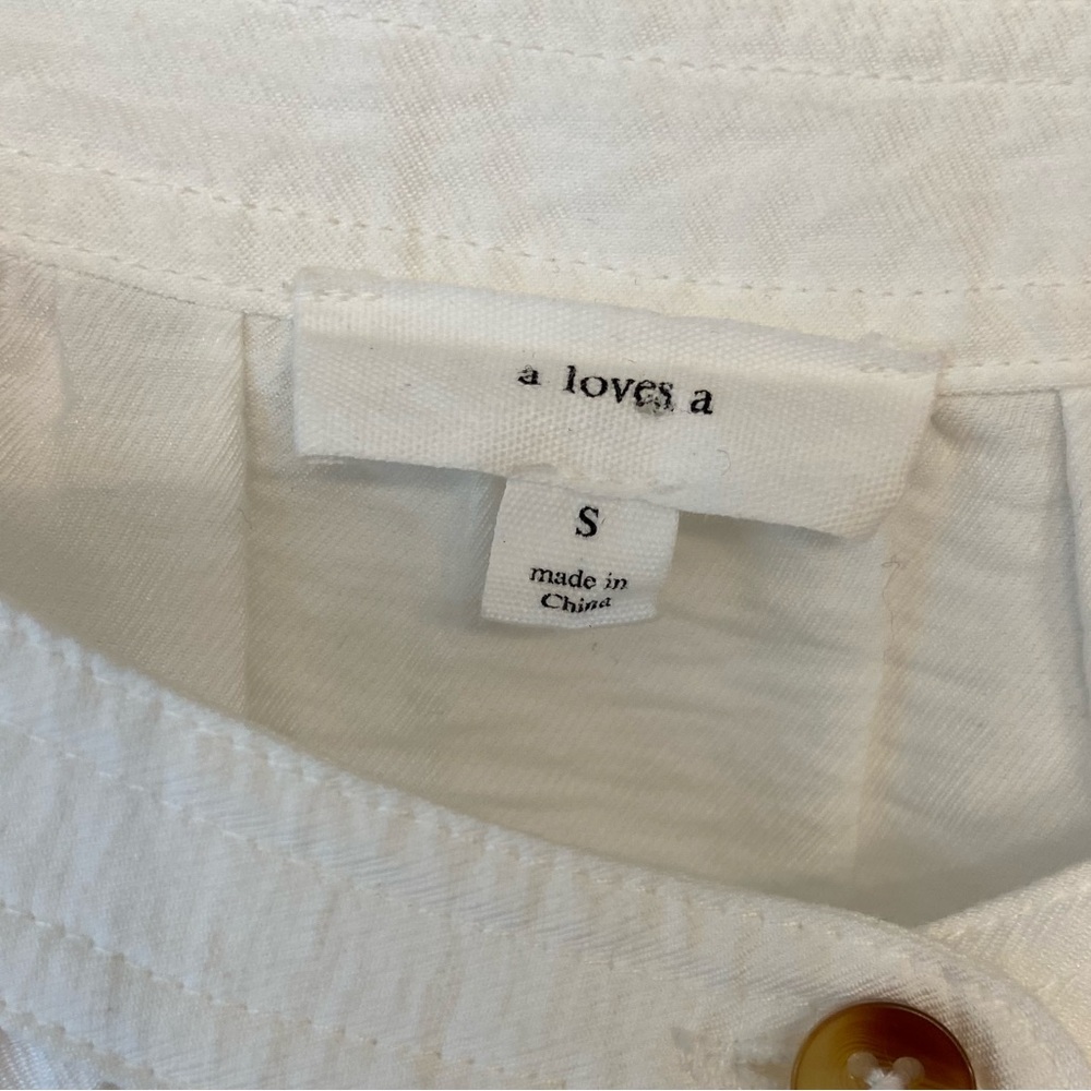 A Loves A White Crinkle Button Down Blouse - Picture 8 of 11